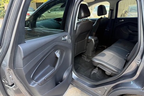 Ford Kuga TITANIUM TDCI 2WD - 10 SERVICES - NEW MOT - NEW DISCS AND PADS ALL ROUND 24
