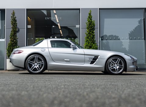 Mercedes-Benz SLS AMG 3