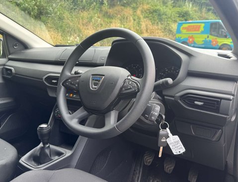 Dacia Sandero 1.0 Sandero Essential SCe 5dr 14
