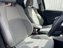 Toyota Yaris 1.5 VVT-h Excel Hatchback 5dr Petrol Hybrid E-CVT Euro 6 (s/s) (116 ps) 17