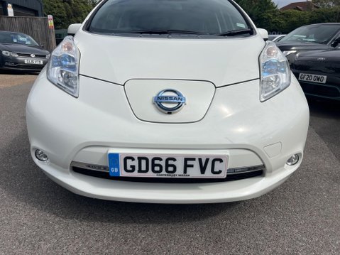 Nissan LEAF 30kWh Tekna Auto 5dr 8