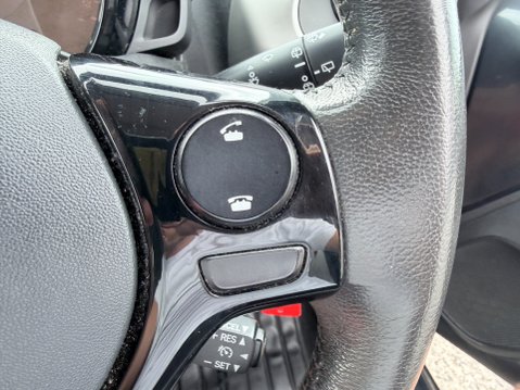 Toyota Aygo 1.0 VVT-I X-PLAY 19