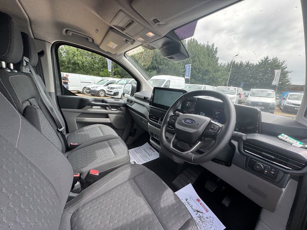Ford Transit Custom Crew Cab AUTO SWB L1H1 Limited 320 Air Con Alloys Camera Sensors EURO 6 19