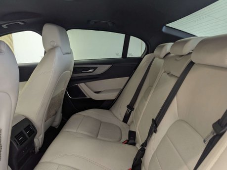 Jaguar XE 2.0 XE R-Dynamic S Auto 4dr 41