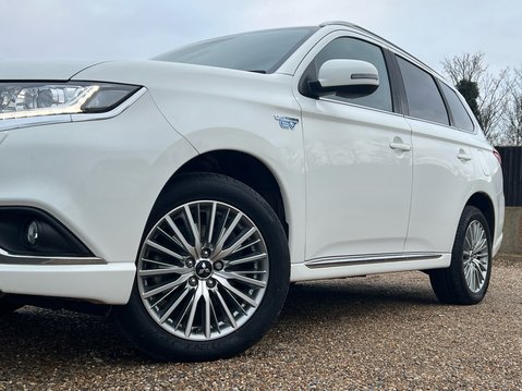 Mitsubishi Outlander PHEV DYNAMIC 15