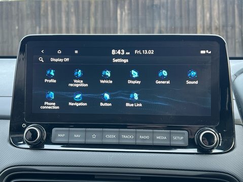 Hyundai KONA T-GDI PREMIUM MHEV 25