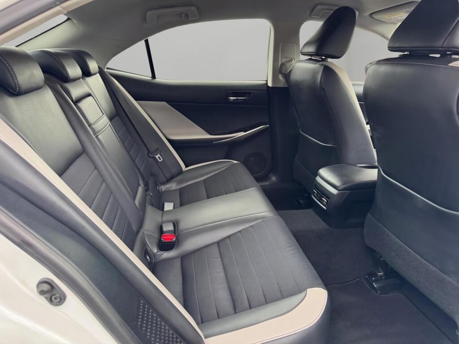 2016 Lexus Is — image 40