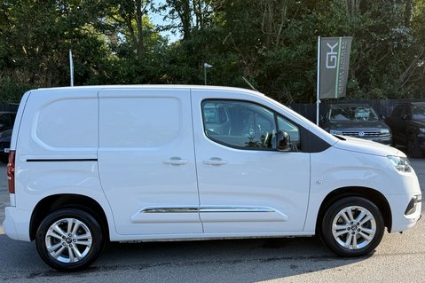 Toyota Proace City L1 DESIGN - NO VAT - AUTO - 1.5 DIESEL - REVERSE CAM - CARPLAY 5