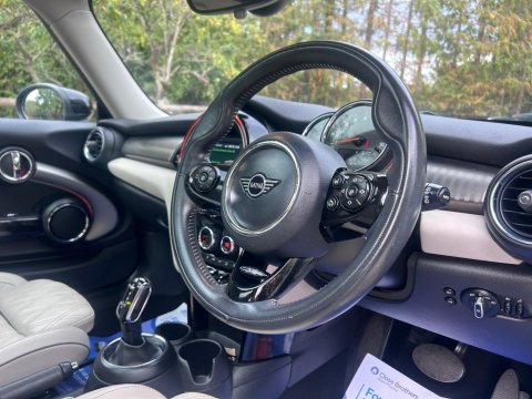 Mini Hatch 1.5 Cooper Exclusive Steptronic Euro 6 (s/s) 3dr 73