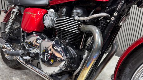 Triumph Bonneville 2012 ONLY 13K STUNNING EXAMPLE MOT WARRANTY 865CC 31
