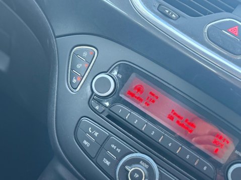Vauxhall Corsa 1.2i Excite Euro 6 3dr (a/c) 8