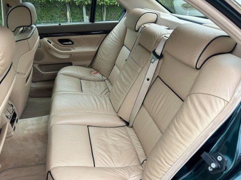 BMW 7 Series 4.4 740i 4dr 17