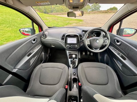 Renault Captur ICONIC TCE 17