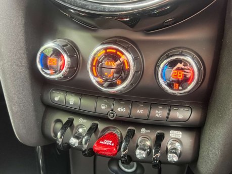 Mini Hatch 2.0 John Cooper Works Auto 3dr 23