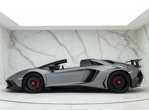 Lamborghini Aventador SV LP 750-4 Roadster 2