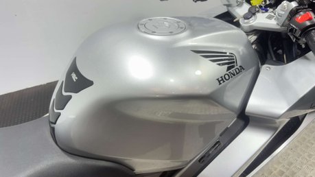 Honda VFR 2001 VTEC ONLY 19K NEW MOT SERVICED SPORTS EXHAUST 800CC 7