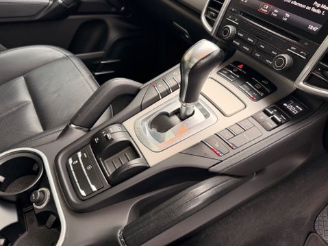 Porsche Cayenne D V6 TIPTRONIC S 19