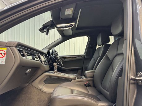 Porsche Macan 3.0 Macan S Semi-Auto 4WD 5dr 57