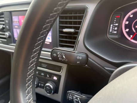 SEAT Leon 2.0 Leon Xcellence Luxury TSi Semi-Auto 5dr 23