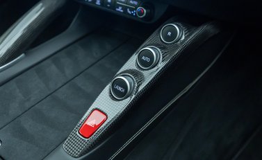 Ferrari GTC4 Lusso V12 25