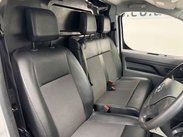 Vauxhall Vivaro 2.0 Vivaro 3100 Dynamic S/S 34