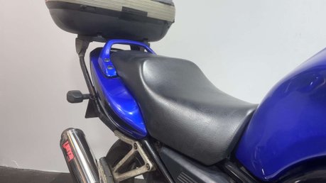 Yamaha FZS 2003 HIGH MILES RUNNING PROJECT BIKE SPARES OR REPAIR 600CC 12