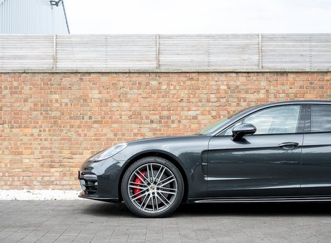 Porsche Panamera Turbo Sport Turismo 24