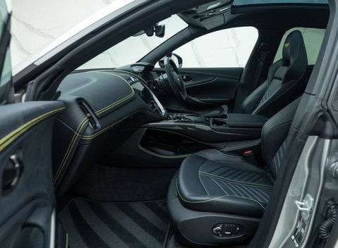 Aston Martin DBX 707 21