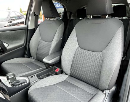 Toyota Yaris 1.5 Yaris Design HEV CVT 5dr 60