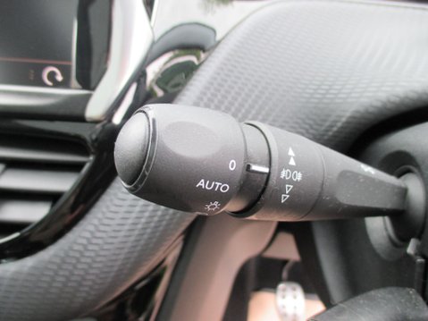 Peugeot 2008 1.2 PureTech GT Line Euro 6 (s/s) 5dr 35