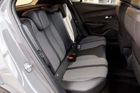 Peugeot 2008 PURETECH EAT8 S/S ALLURE 34