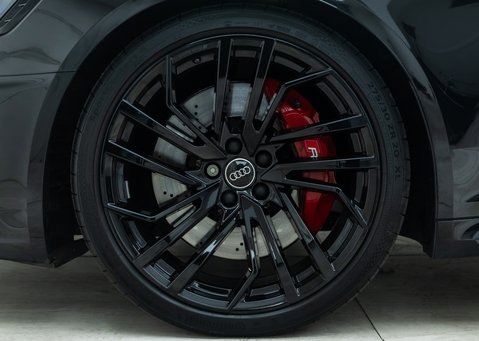 Audi RS4 Avant CARBON BLACK