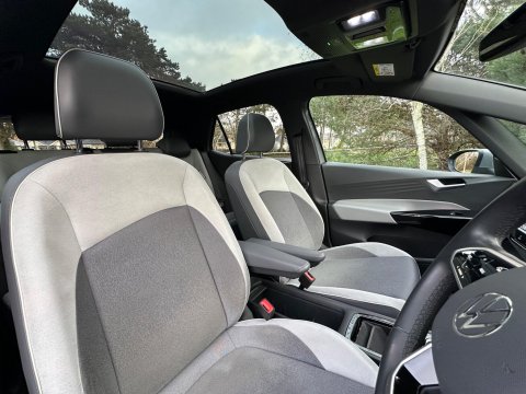 Volkswagen ID.3 Pro 58kWh Family Auto 5dr 21