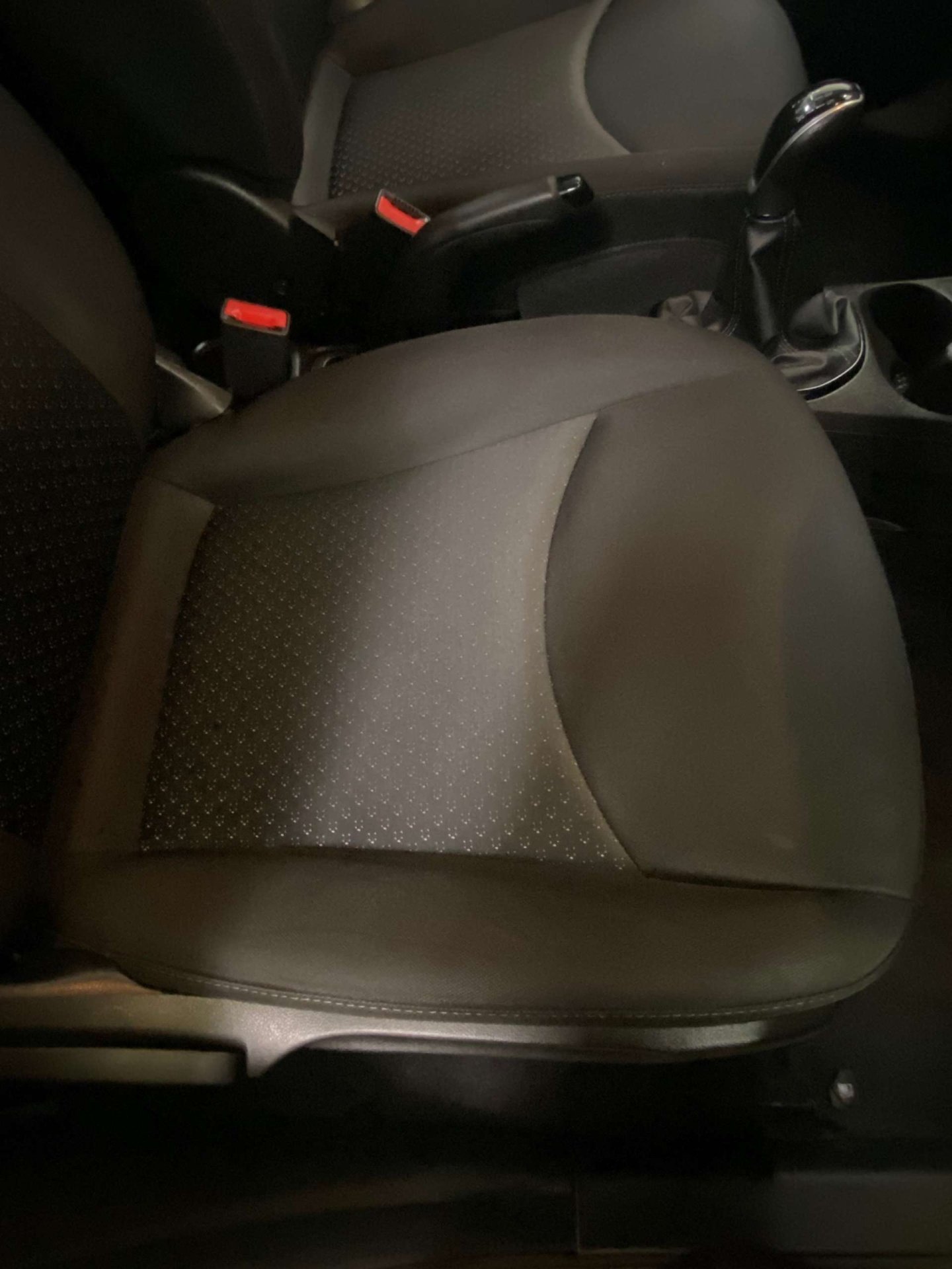 2018 Vauxhall Viva — image 13