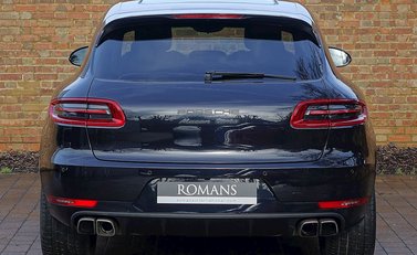 Porsche Macan Turbo 17