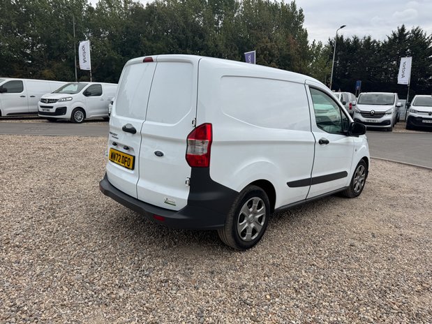 Ford Transit Courier SWB L1H1 Low Roof Trend Air Con EURO 6 NO VAT 6