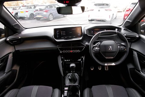 Peugeot 208 PURETECH GT S/S 3