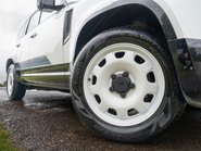 Land Rover Defender D250 SE County Edition 21