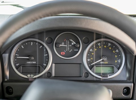 Land Rover Defender 90 Heritage 14