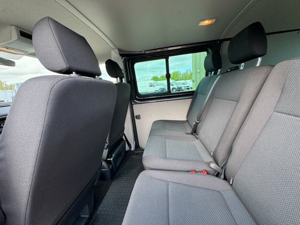 Volkswagen Transporter SWB L1H1 [SOLD MM] Low Roof Active Air Con EURO 6 SELECT 13