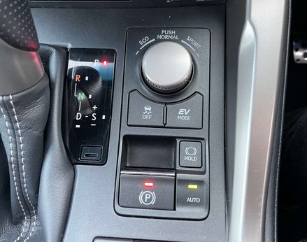 Lexus NX 2.5 NX 300h F Sport CVT 4WD 5dr 46