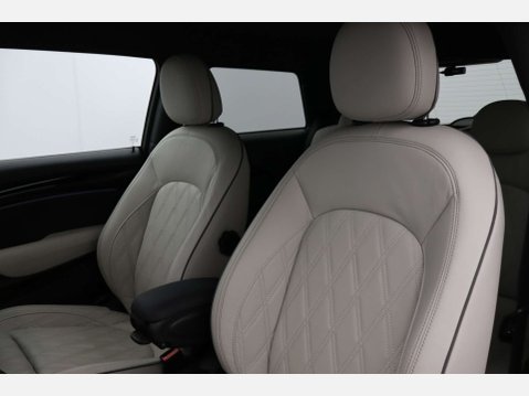 Mini Hatch 1.5 Cooper Exclusive Auto 3dr 27