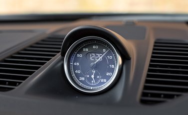 Porsche 911 (991.2) Carrera 4 GTS 18