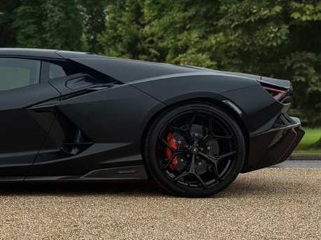 Lamborghini Revuelto V12 10