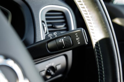 Volvo V40 T2 R-DESIGN NAV PLUS 17