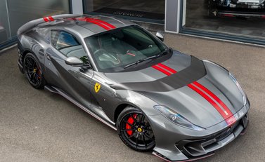 Ferrari 812 Competizione 4