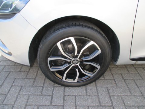 Renault Clio 0.9 TCe Play Euro 6 (s/s) 5dr 12