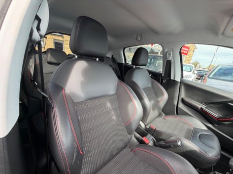 Peugeot 208 S/S GT LINE 10