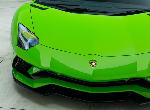 Lamborghini Aventador S LP 740-4 25