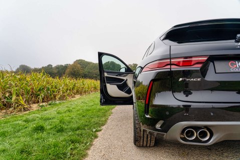 Jaguar F-Pace 5.0 SVR 8